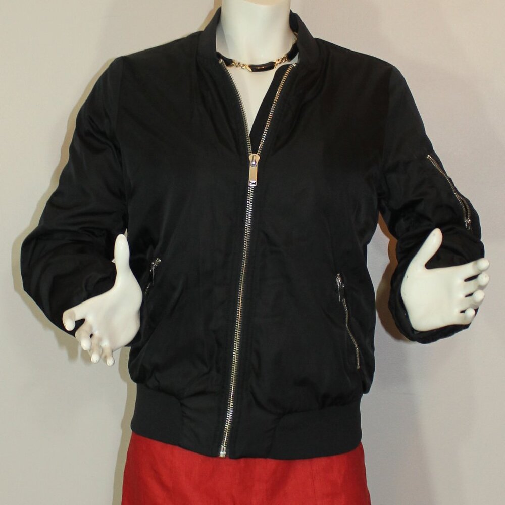 Aritzia  the Group Babaton Gilman zip black bomber  lined jacket size Medium